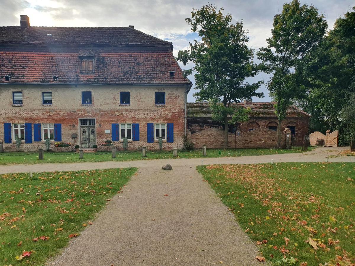 Gesindehaus Am Schloss Kummerower See Kummerow  Экстерьер фото