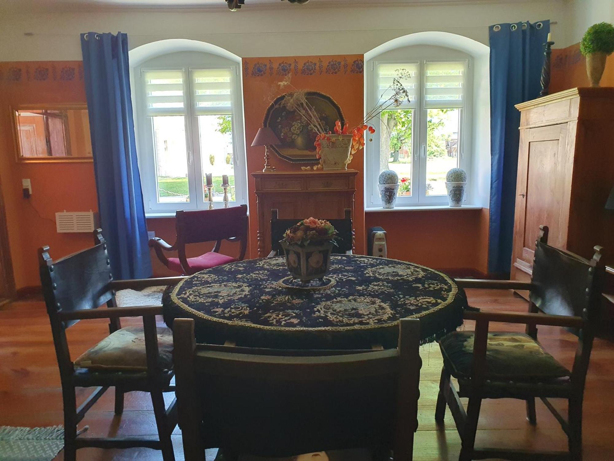 Gesindehaus Am Schloss Kummerower See Kummerow  Экстерьер фото